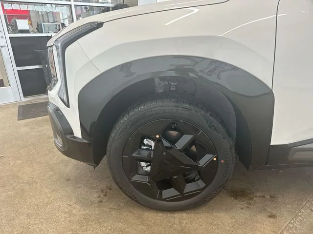 New 2027 Snow White Pearl / Black Roof Kia X-Line image 20