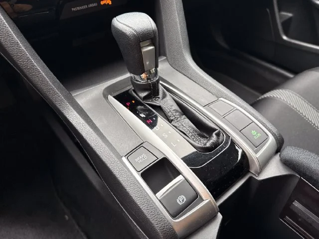 Used 2018  Honda EX image 21