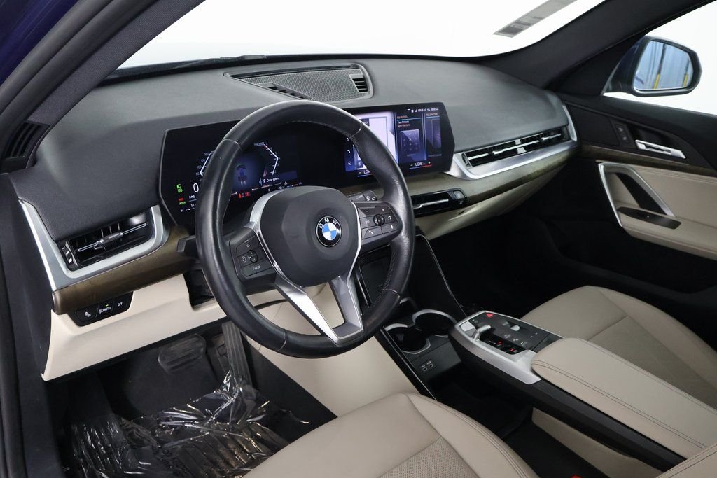 Certified Used 2023 Phytonic Blue Metallic BMW xDrive28i image 7