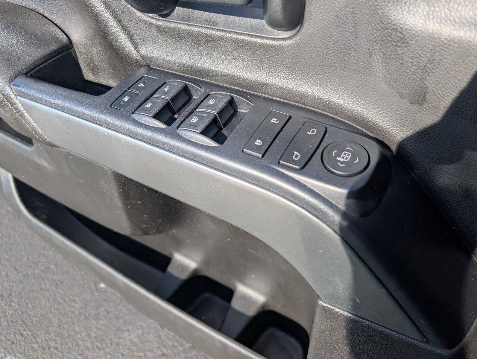Used 2014 SILVER ICE METALLIC Chevrolet LT image 16