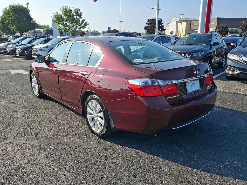 Used 2014 Red Honda EX image 4