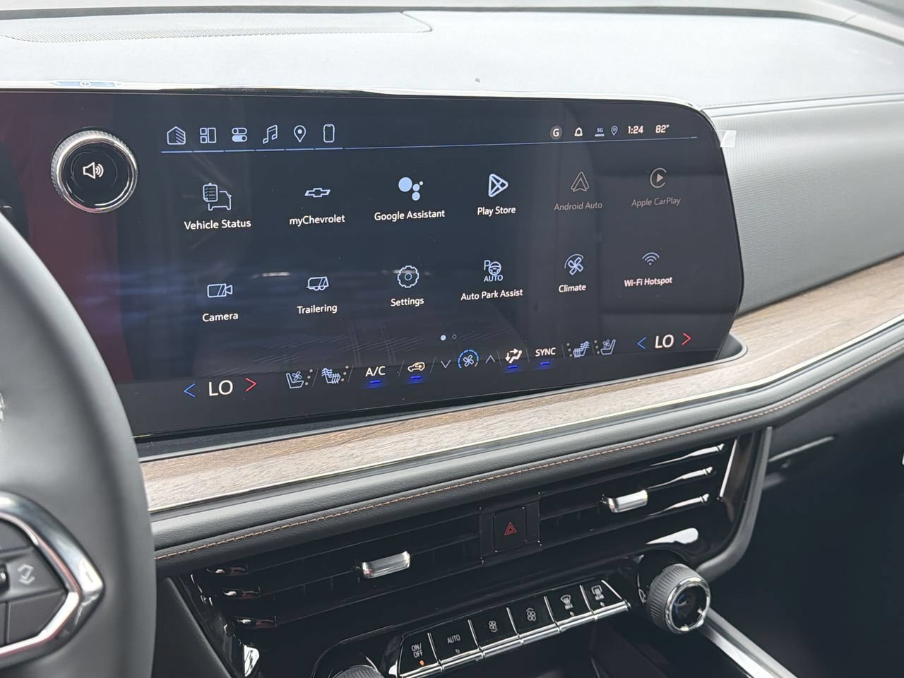 2026 Chevrolet Suburban High Country - Photo 13