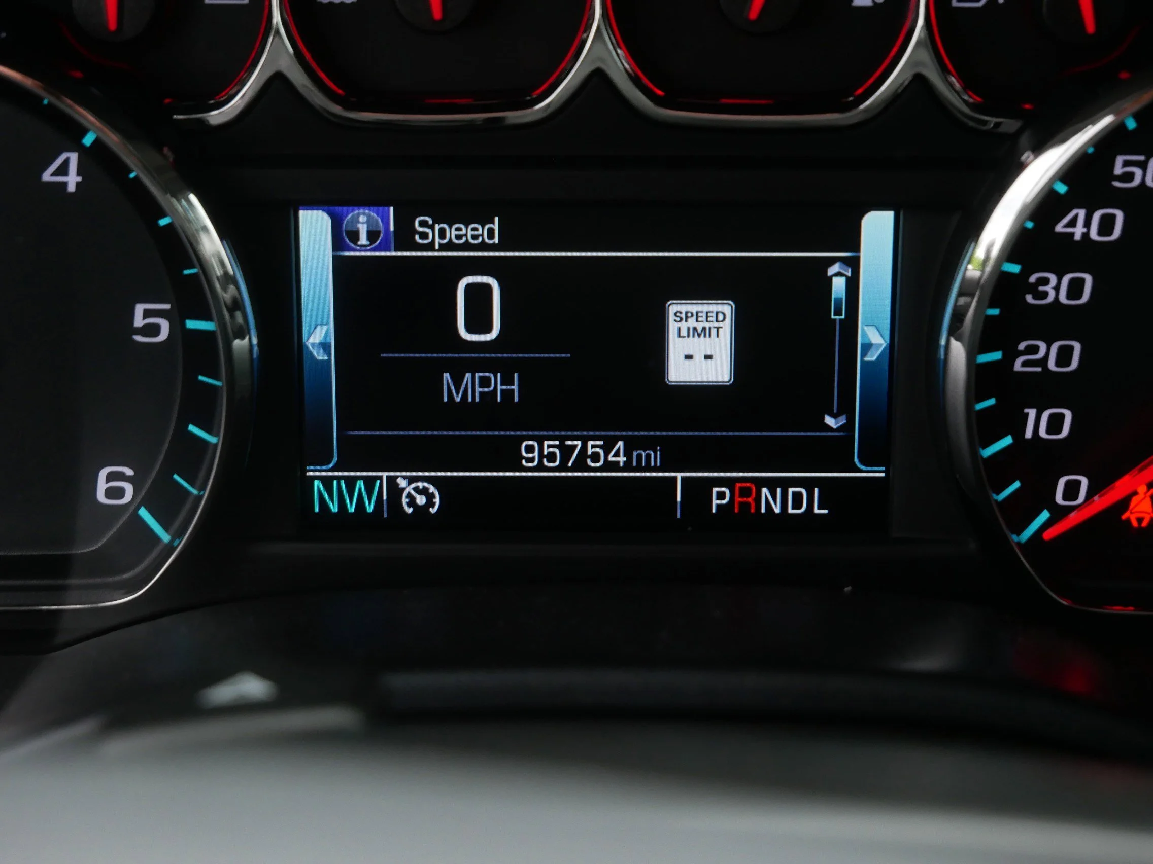 Used 2018 Red Quartz Tintcoat GMC SLT image 34