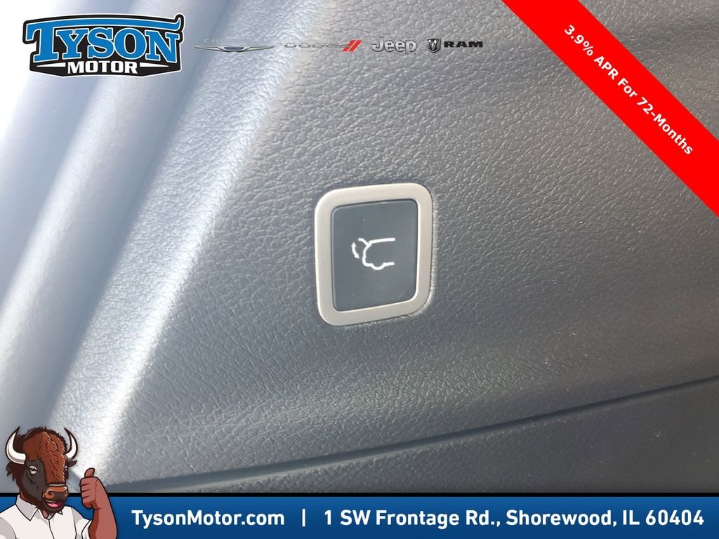 New 2026 Silver Mist Clear-Coat Exterior Paint Chrysler Pinnacle image 9