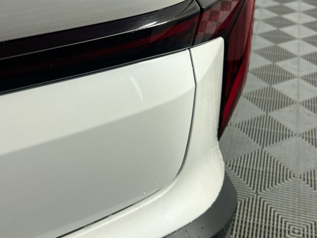 New 2026 Snow White Pearl Kia LX image 5