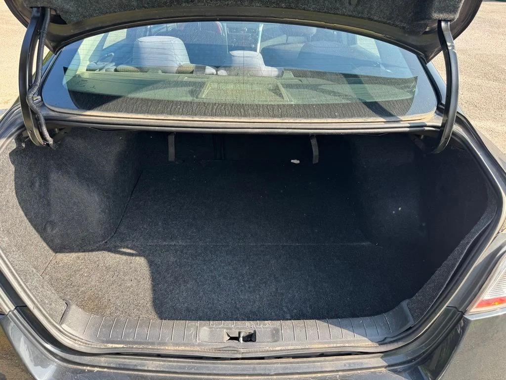 Used 2014 Black Nissan 2.5 S image 11