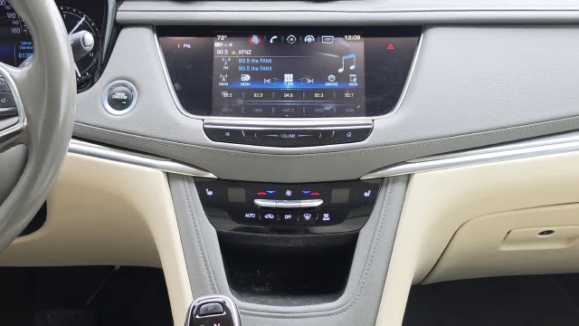 Used 2019 Harbor Blue Metallic Cadillac Luxury image 9