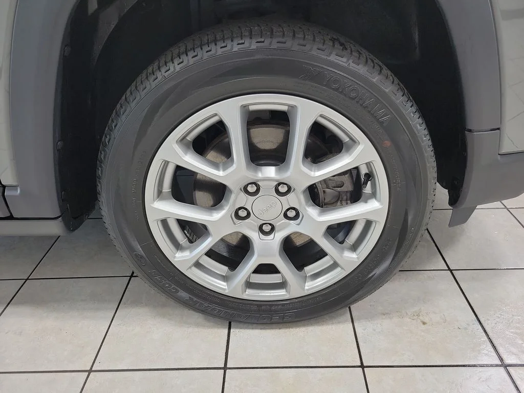 Certified Used 2023 Gray Jeep Latitude Lux image 51