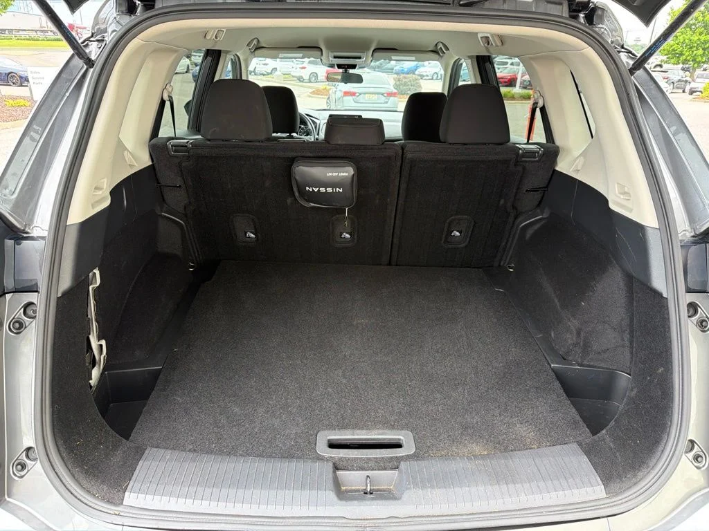 Used 2024 Gray Nissan S image 15