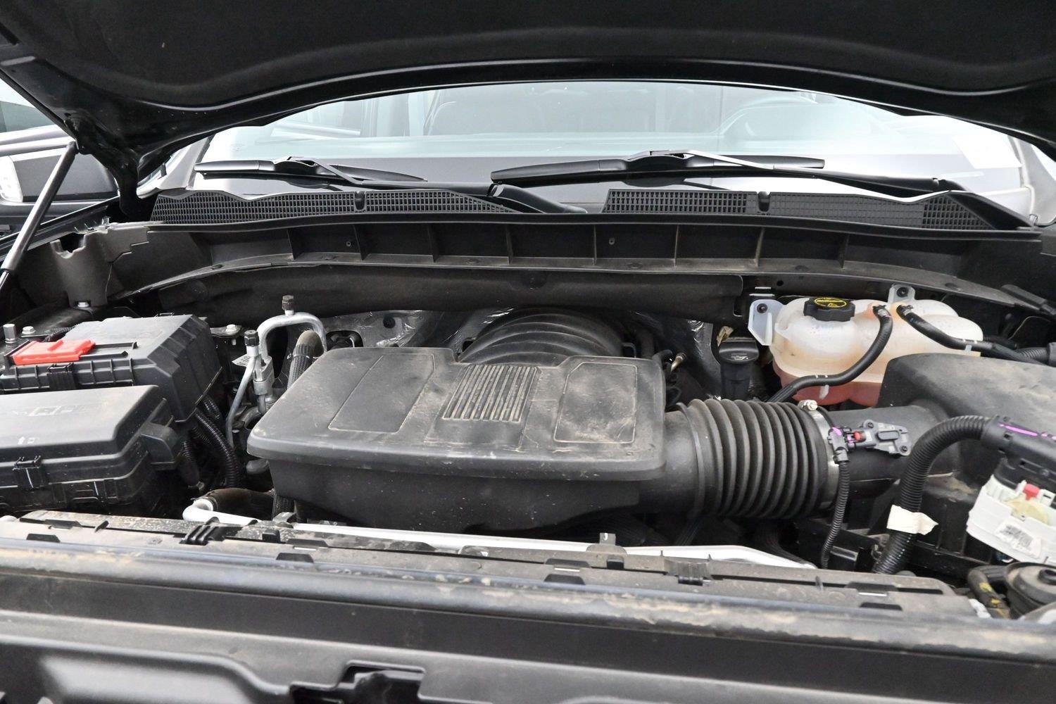 Used 2025 Onyx Black GMC Elevation image 31