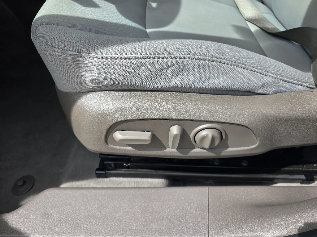 Used 2022 Summit White Chevrolet LT image 14