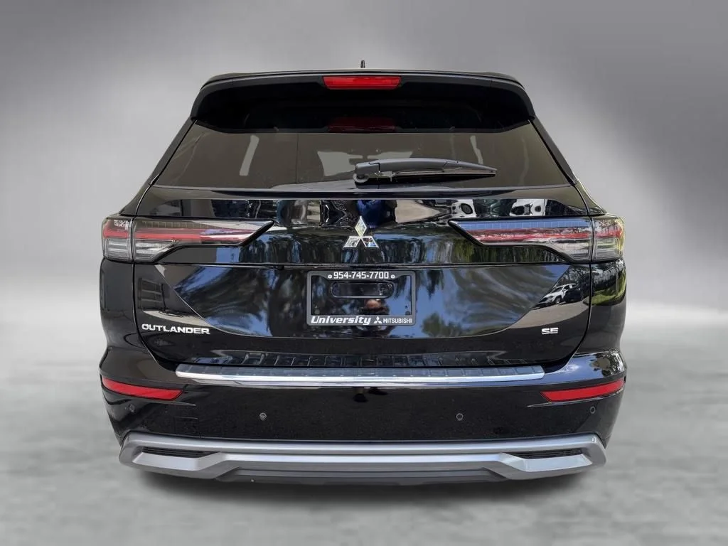 Used 2025 Black Mitsubishi SE image 31