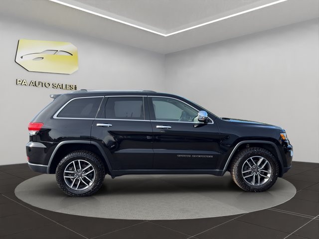 Used 2019 Diamond Black Crystal Pearlcoat Jeep Limited image 8