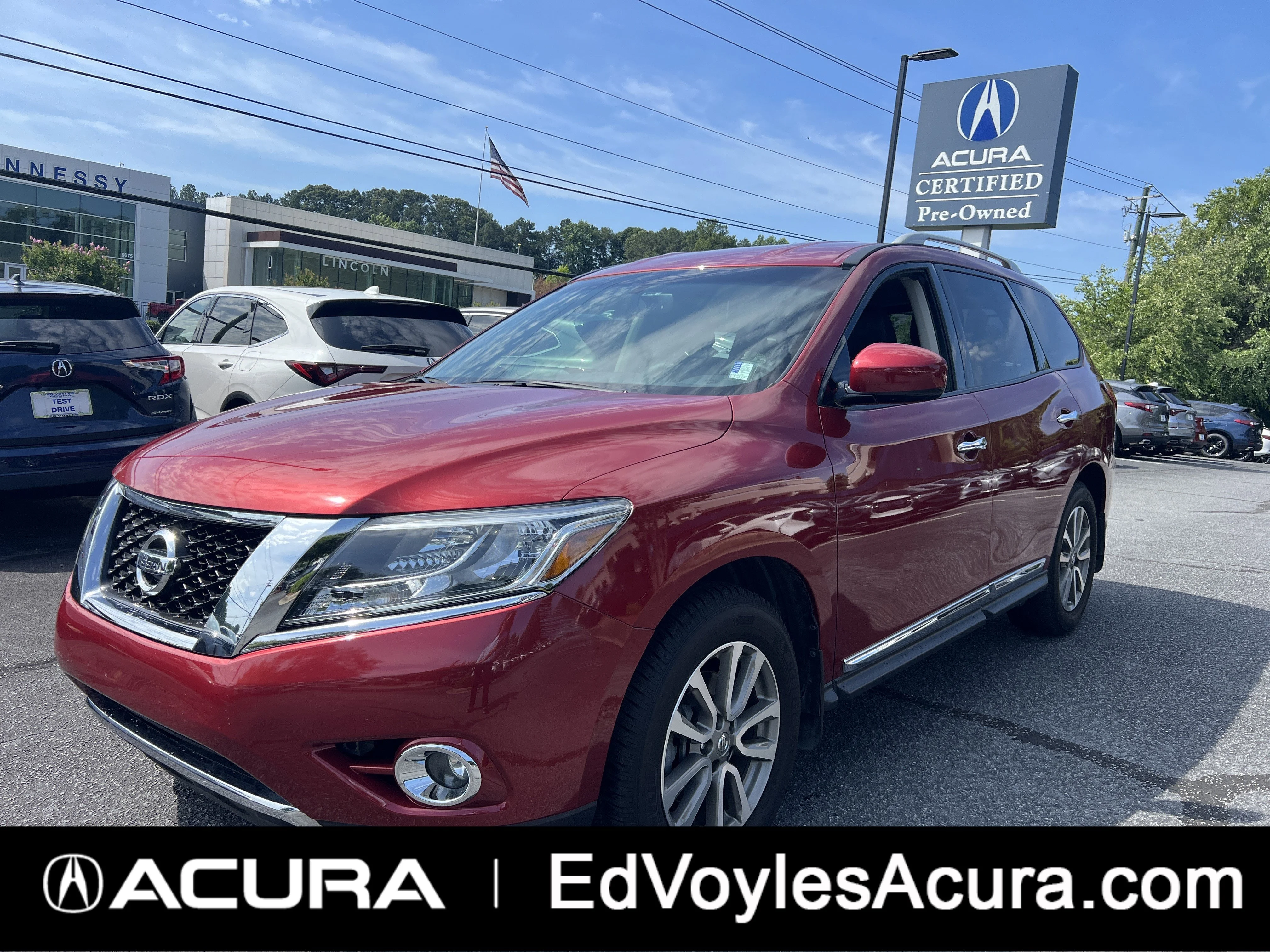 2015 Nissan Pathfinder's photo