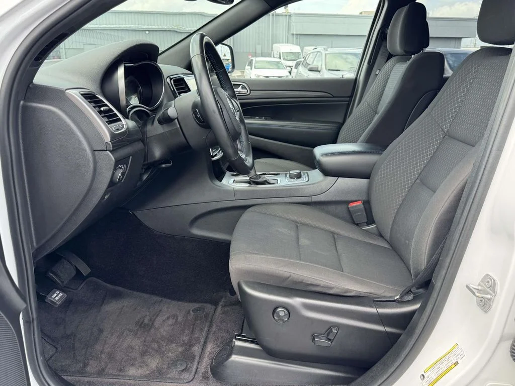 Used 2019 White Jeep Laredo image 14