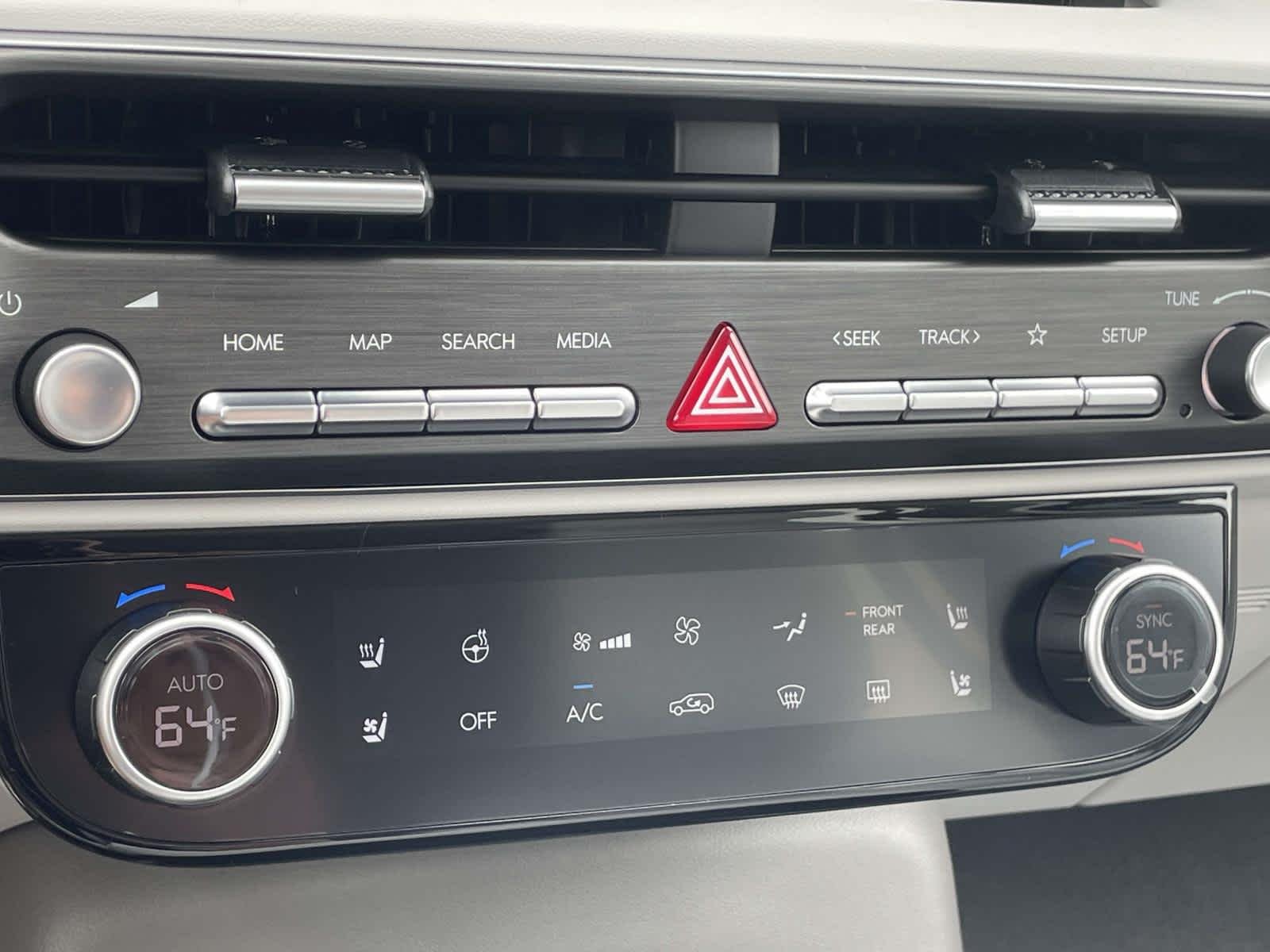 New 2026 Creamy White Pearl Hyundai SEL Premium 8P image 32