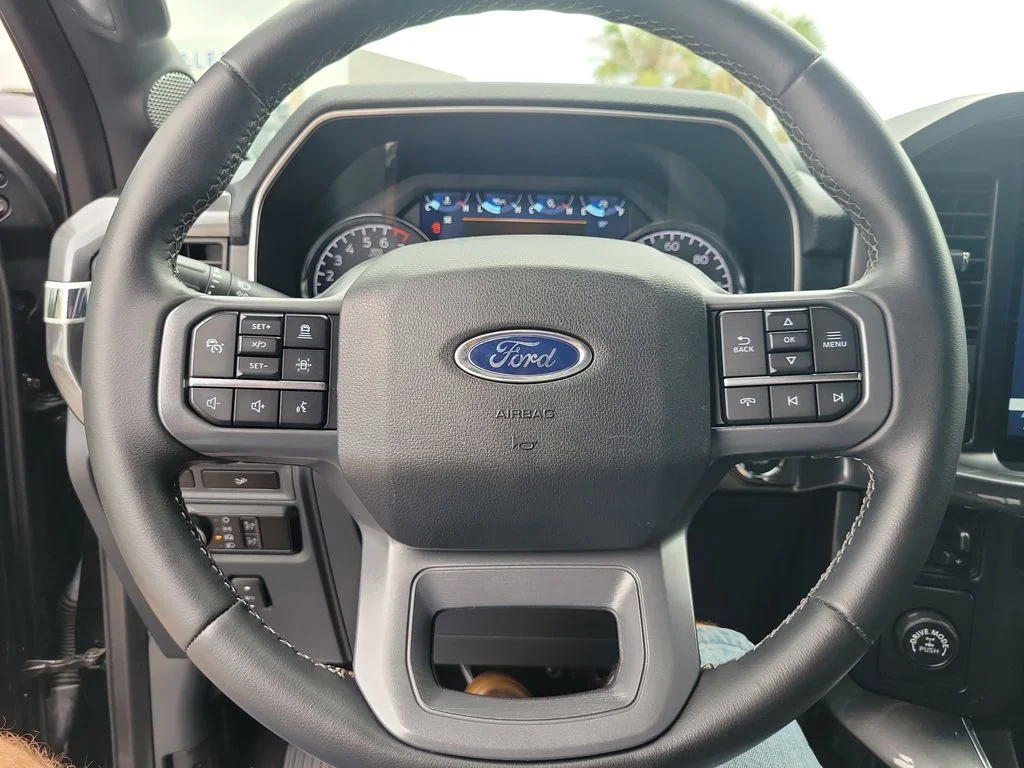 Used 2023 Black Ford XLT image 16