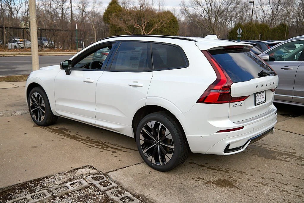 New 2026 Crystal White Volvo Plus image 7