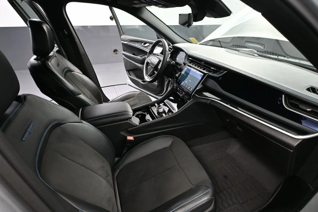 Certified Used 2023 Silver Jeep Trailhawk 4xe image 52