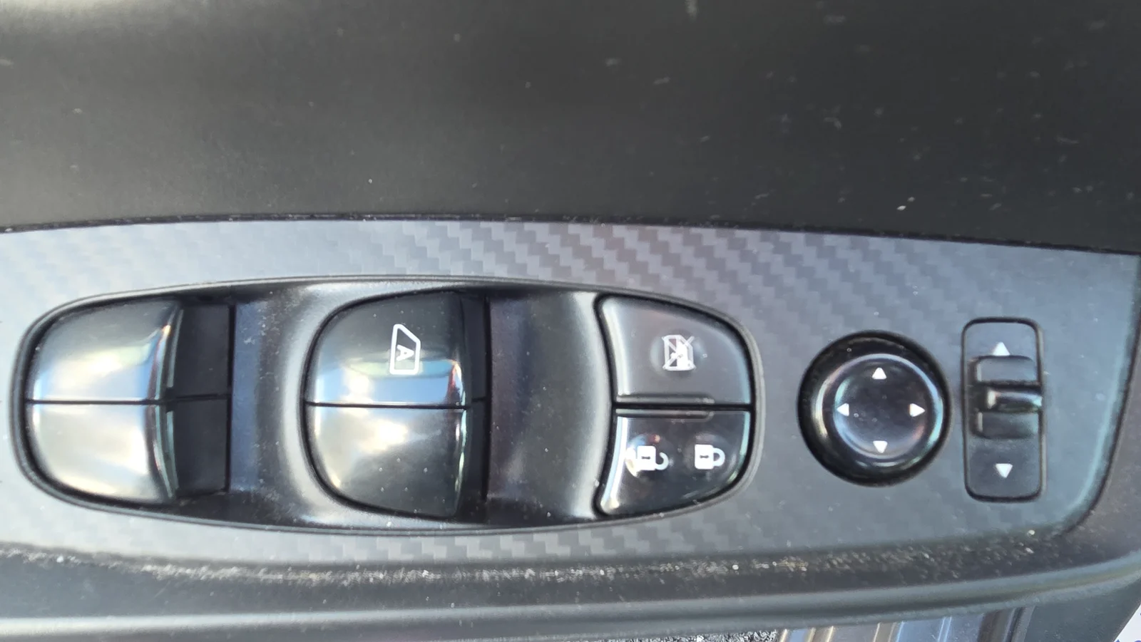 Used 2022 Gray Nissan SV image 26