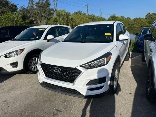 Used 2019 White Hyundai SE image 4