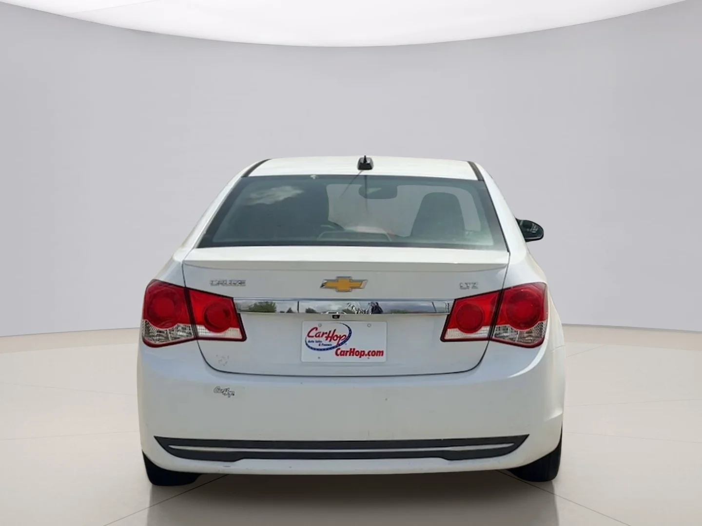 Used 2015 White Chevrolet LTZ image 4