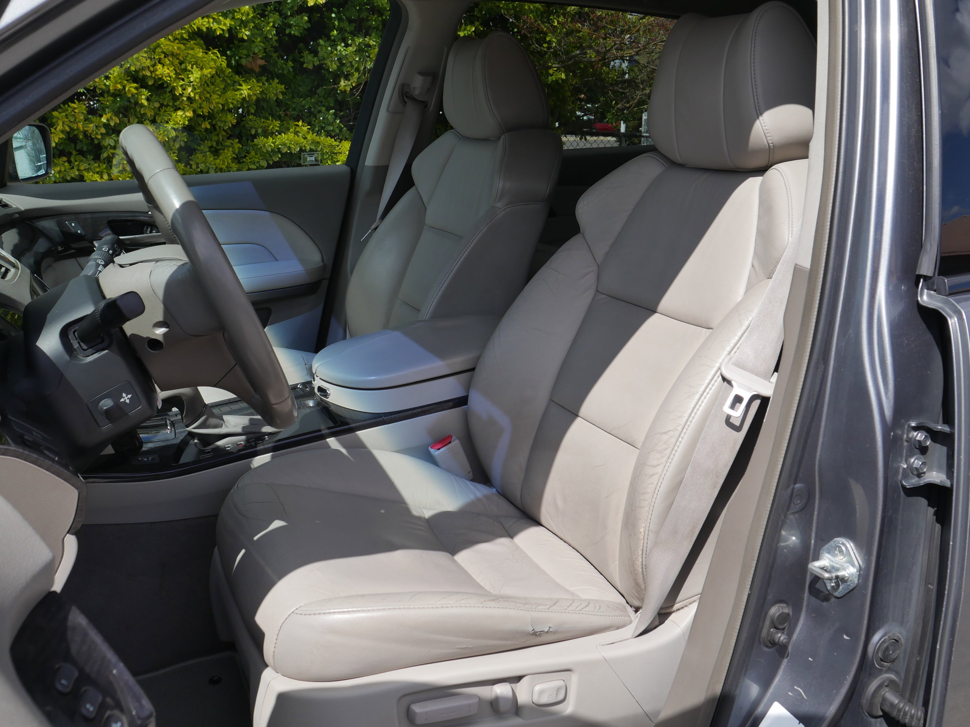Used 2008 Sterling Gray Metallic Acura  image 32