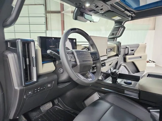 2026 GMC HUMMER EV 2X - Photo 18