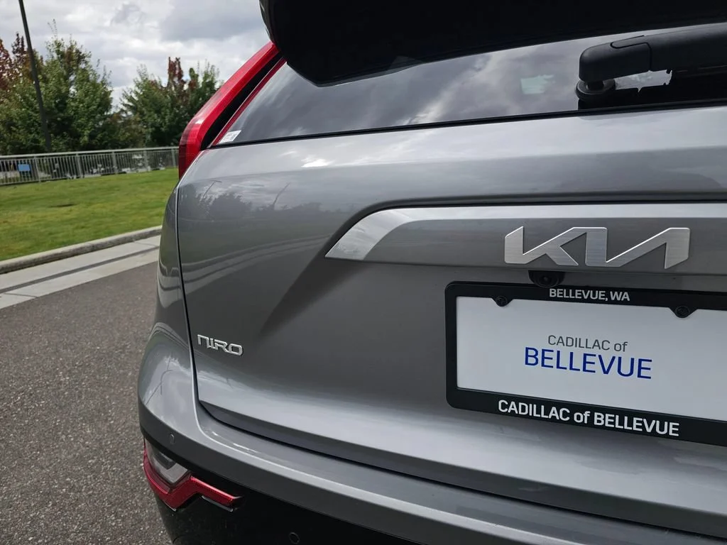 Used 2023  Kia Wave image 16