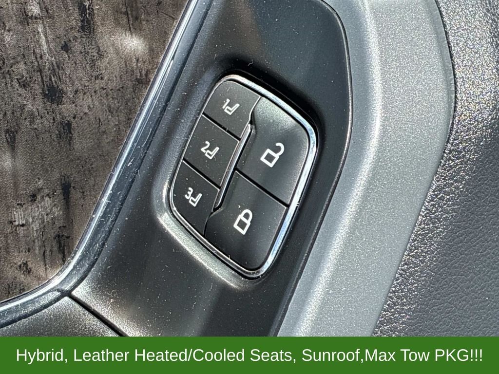 Used 2022 White Ford Lariat image 22