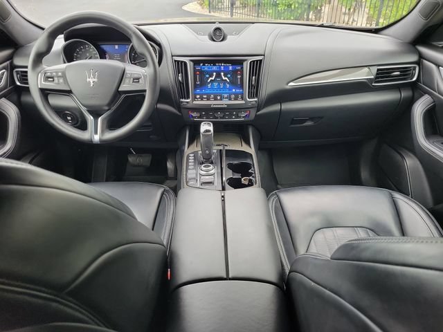 Used 2019 Nero Maserati Base image 15