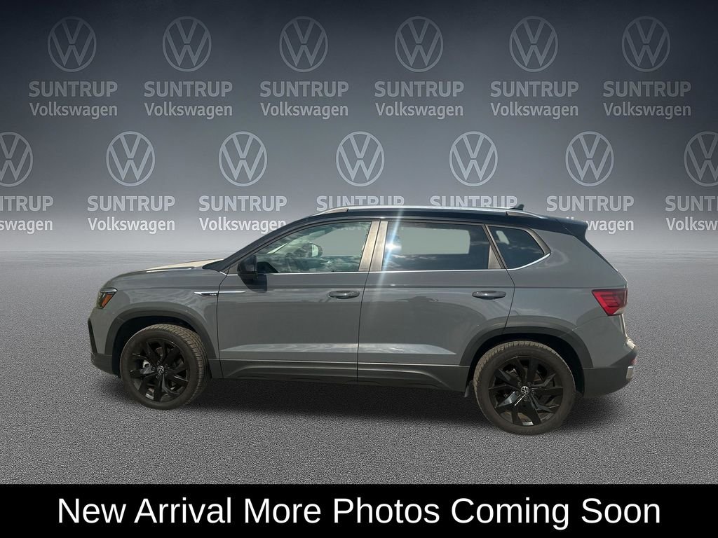 Used 2023 Gray Volkswagen 1.5T SE image 3
