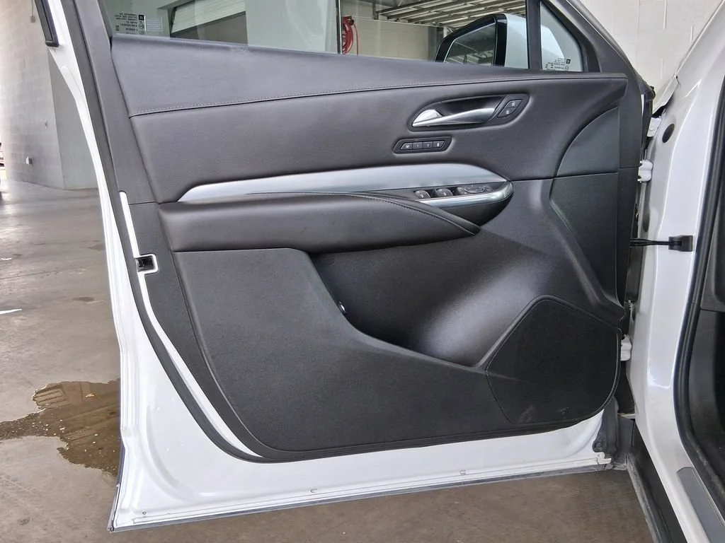 Used 2022 Crystal White Tricoat Cadillac Premium Luxury image 16