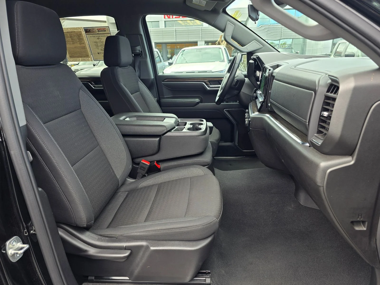 2025 Chevrolet Silverado 1500 LT - Photo 40