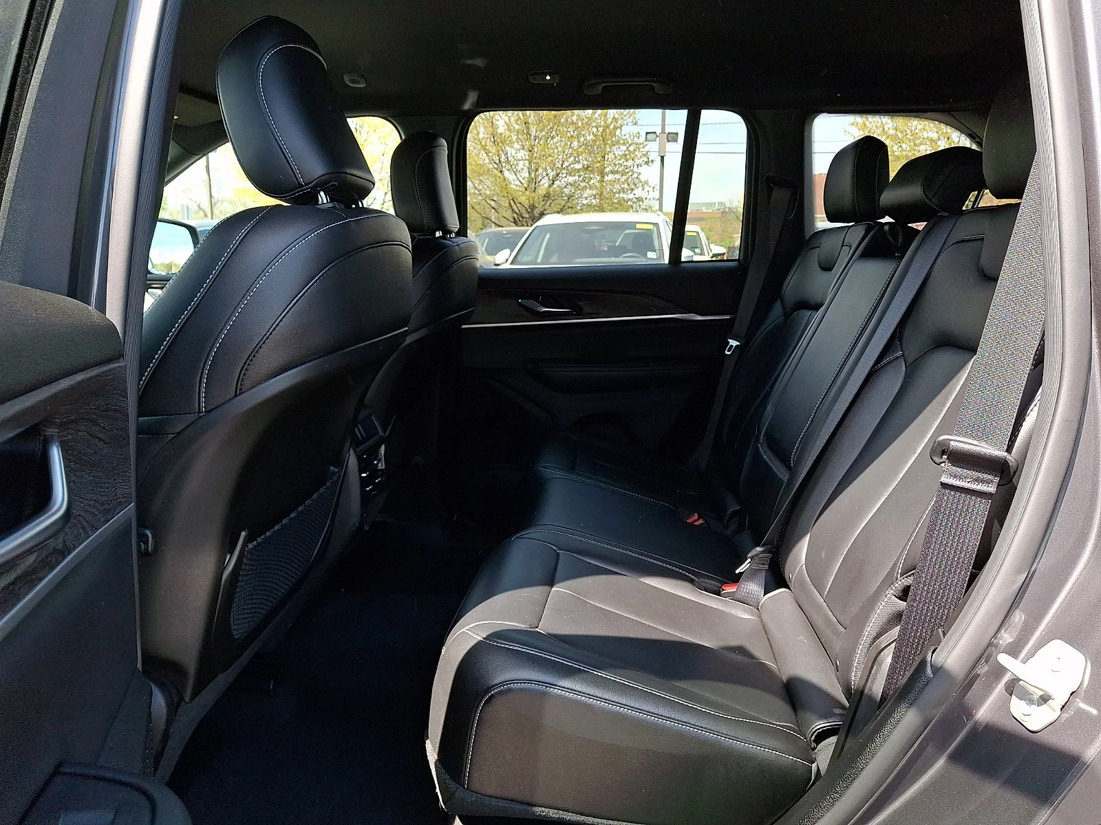 Used 2024 Baltic Gray Metallic Clearcoat Jeep Limited image 10
