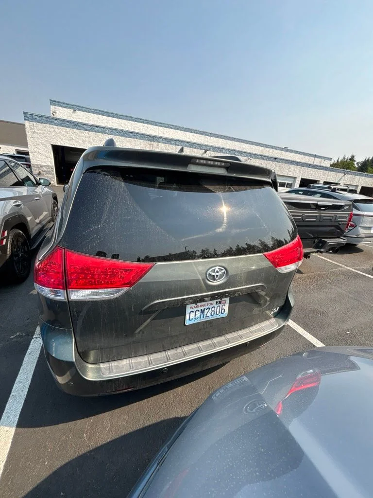 Used 2011 Green Toyota XLE image 4