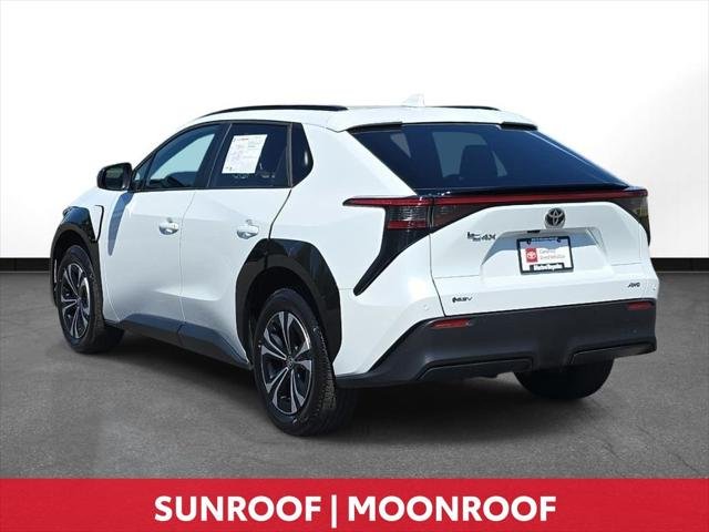 Certified Used 2024 WIND CHILL PEARL Toyota XLE image 9