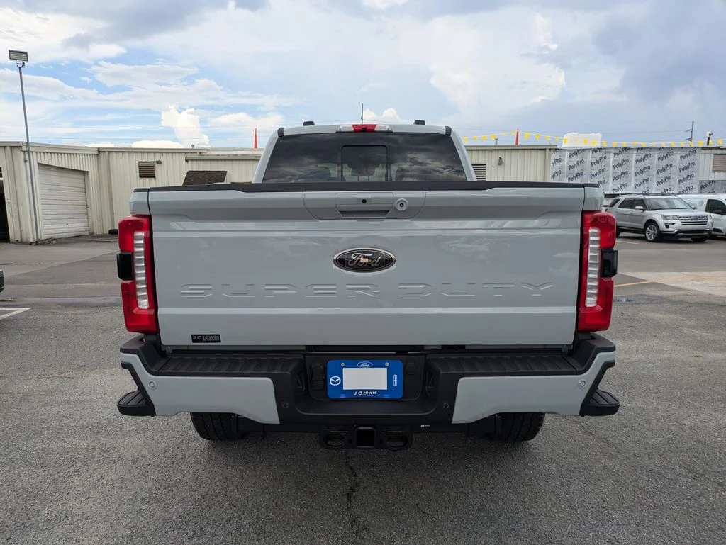 New 2026 Avalanche Ford XLT image 5