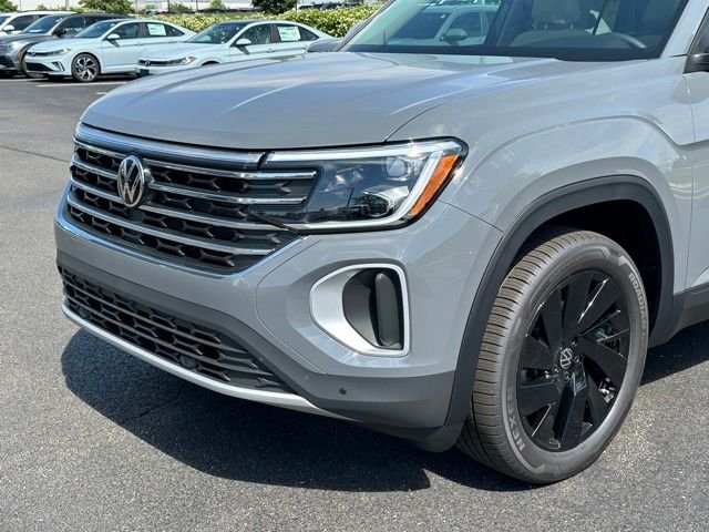 New 2026 Pure Gray Volkswagen 2.0T SE w/Technology image 8