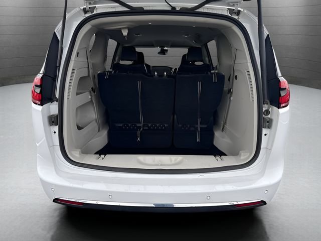 Used 2023 White Chrysler Touring L image 21