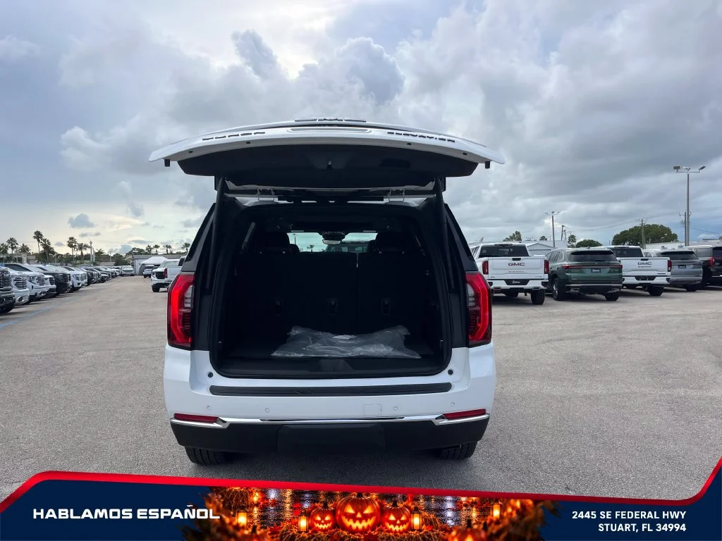 New 2027 Summit White GMC Elevation image 17