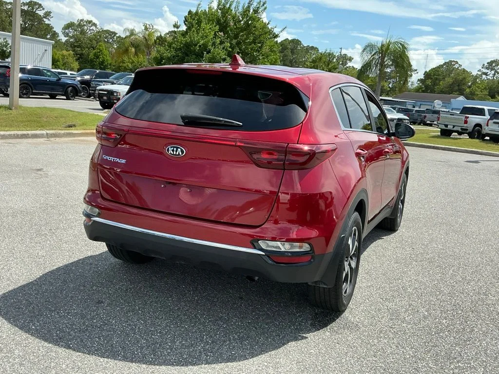 Used 2022 Red Kia LX image 10