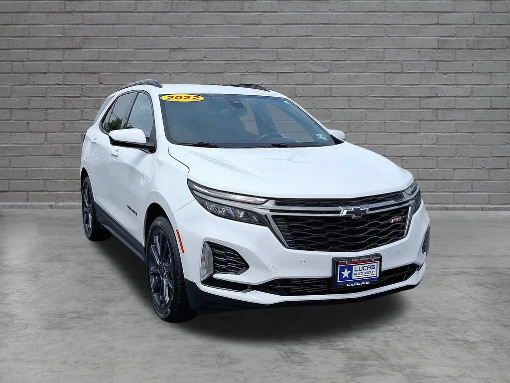 Used 2022 Summit White Chevrolet RS image 2