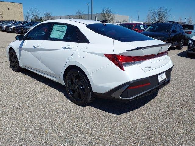 New 2026 White Hyundai SEL Sport image 8