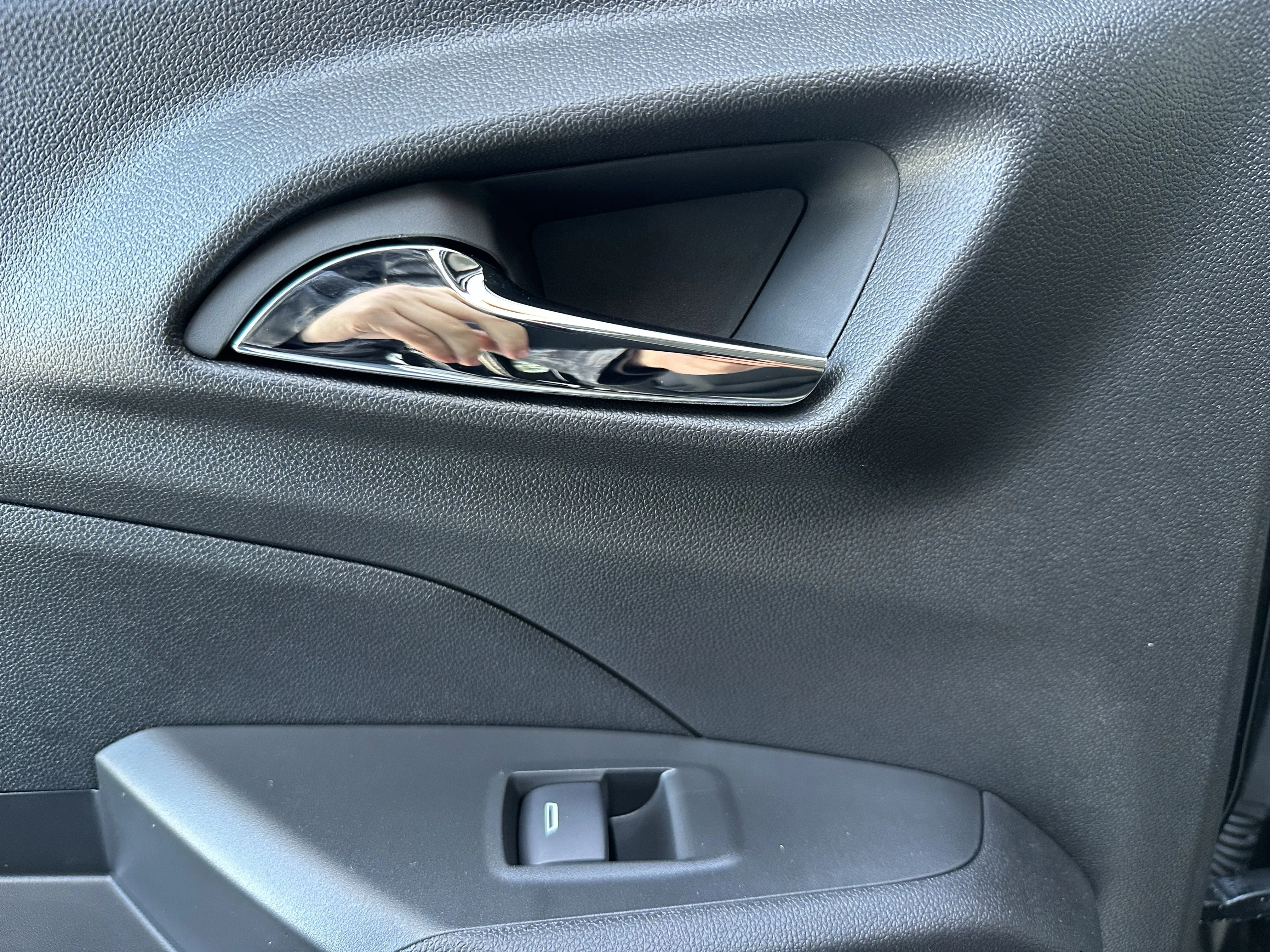 New 2026 Mosaic Black Metallic Chevrolet ACTIV image 13