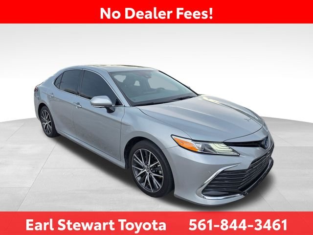 Used 2024 Silver Toyota XLE image 2
