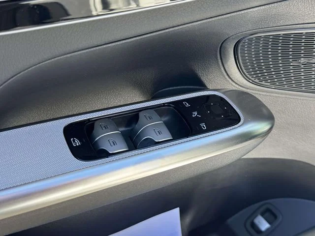 New 2026 White Mercedes-Benz GLC 300 image 18