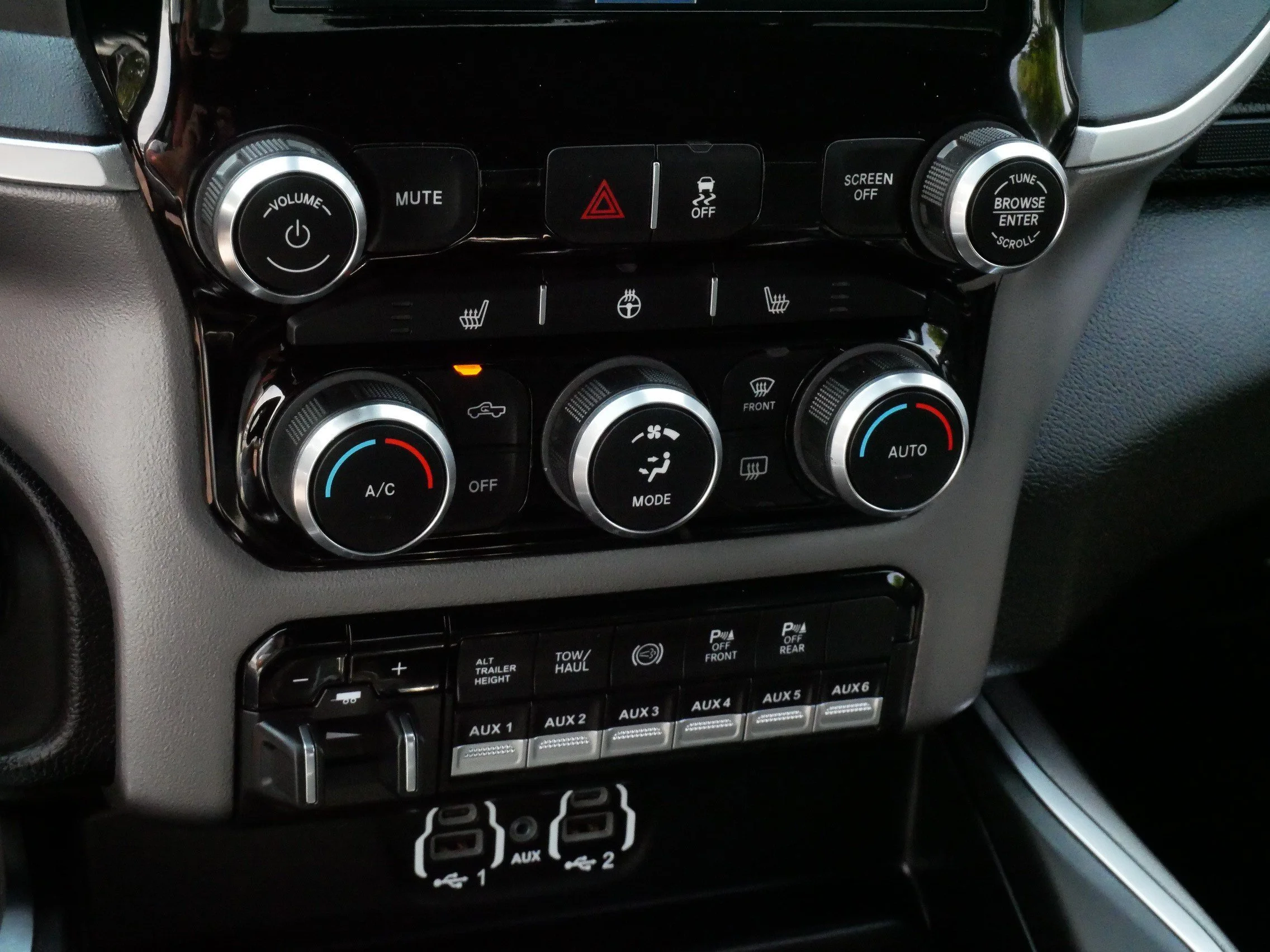 Used 2024 Bright White Clearcoat Ram Big Horn image 23
