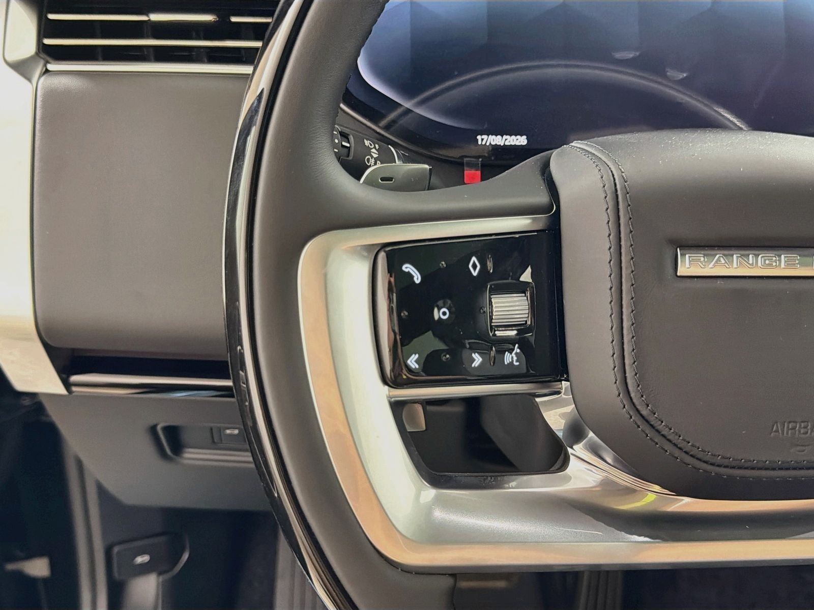 New 2026 Santorini Black Land Rover SE image 12