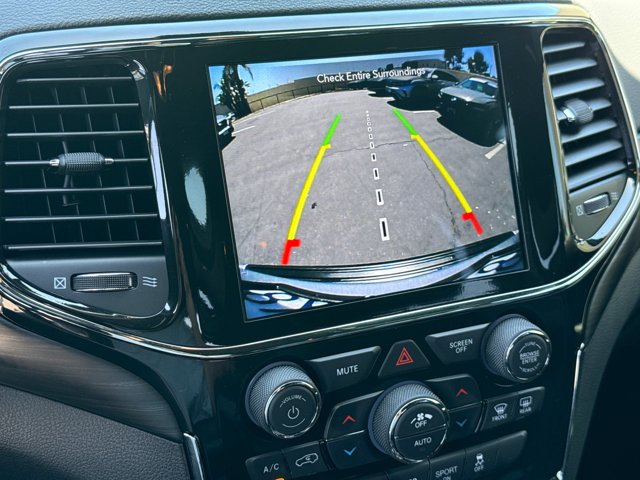 Used 2021 Silver Jeep Laredo X image 10